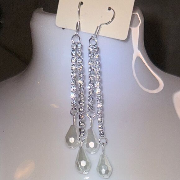 Elegant Silver Drop Earrings - Picture 2 of 2